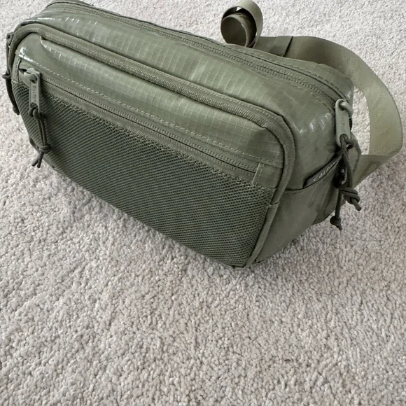 Calpak Terra Sling - Juniper Green - Picture 2 of 12